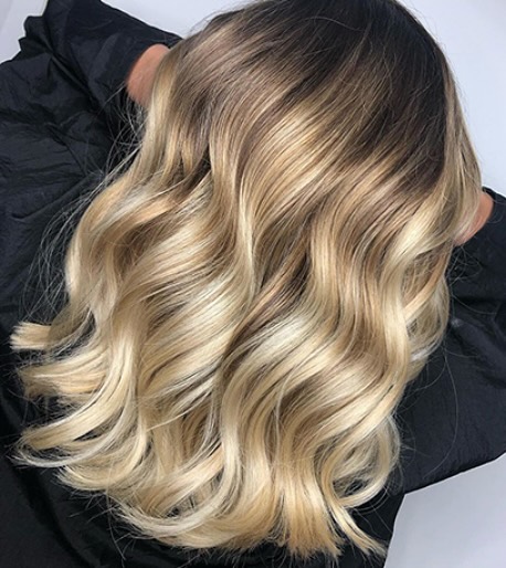Dark to blonde ombré waves